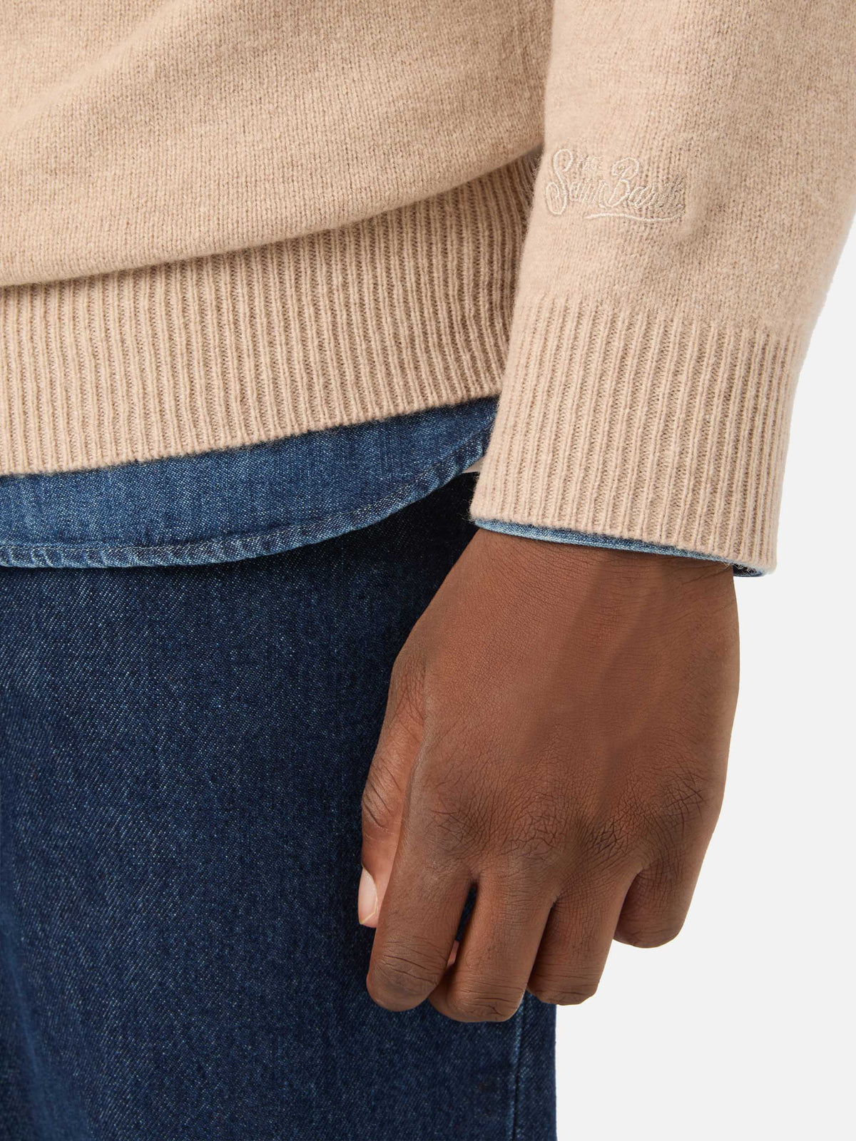 Maglia Jermyn beige in lana d'agnello con mezza zip e collo a contrasto