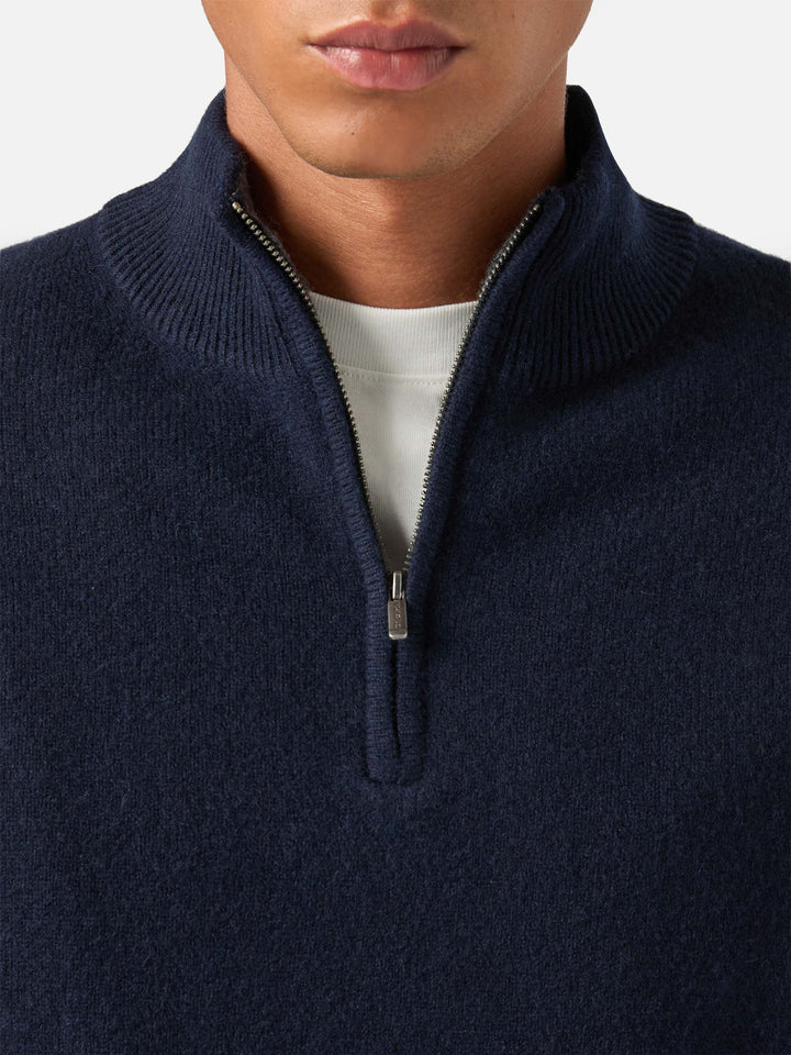 Maglia Jermyn blu notte in lana d'agnello con mezza zip e collo a contrasto