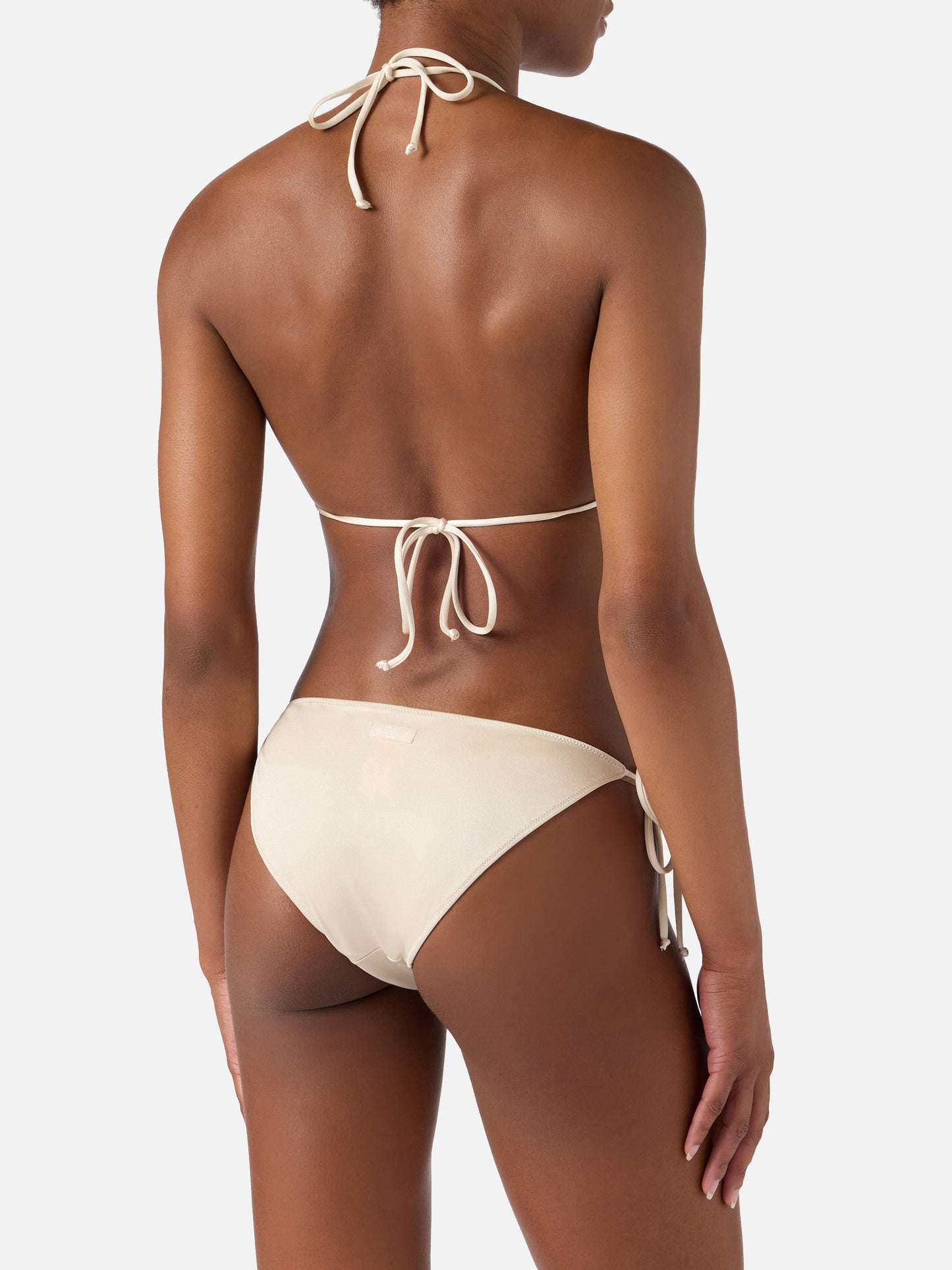 Bikini Leah Virgo beige con acabado brillante y charms 