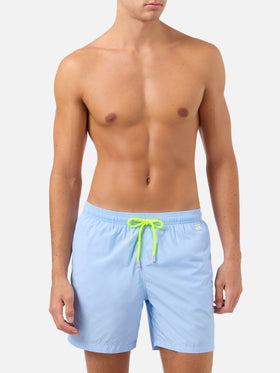 Ultraleichte himmelblaue Pantone-Badeshorts | Special Edition 