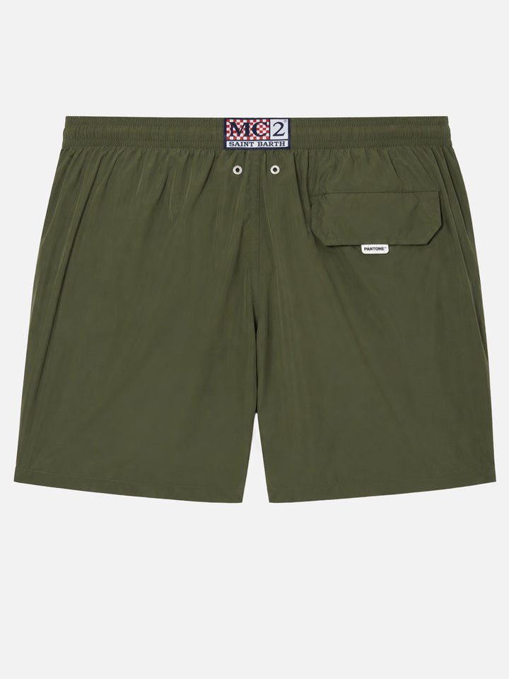Badeshorts aus leichtem Stoff in Militärgrün Lighting Pantone | PANTONE® SPECIAL EDITION