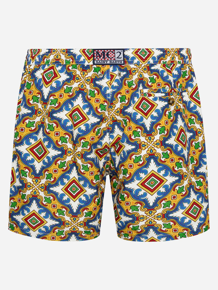 Costume da bagno da uomo in tessuto leggero con stampa maiolica