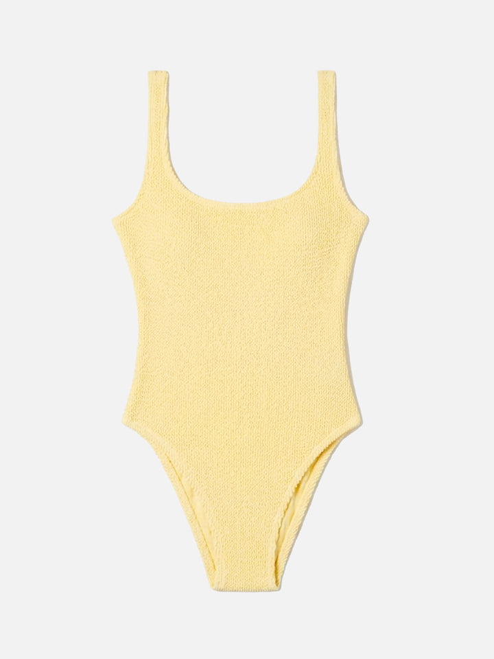 Bañador de una pieza Lora en tejido crinkle color amarillo mantequilla 
