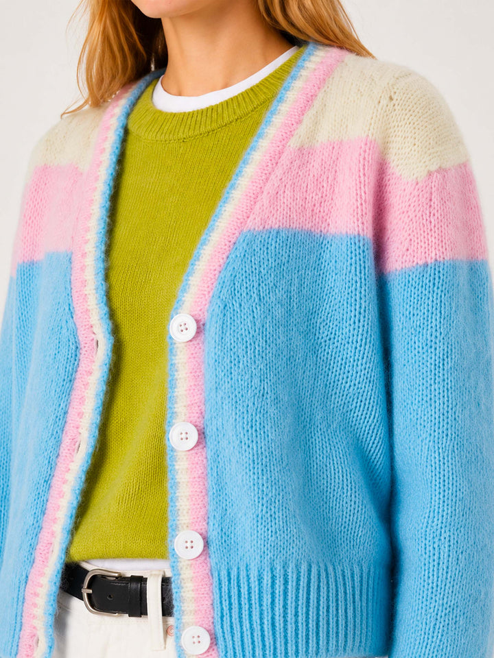 Kurz geschnittener Cardigan aus gebürstetem Strick mit Puffärmeln 