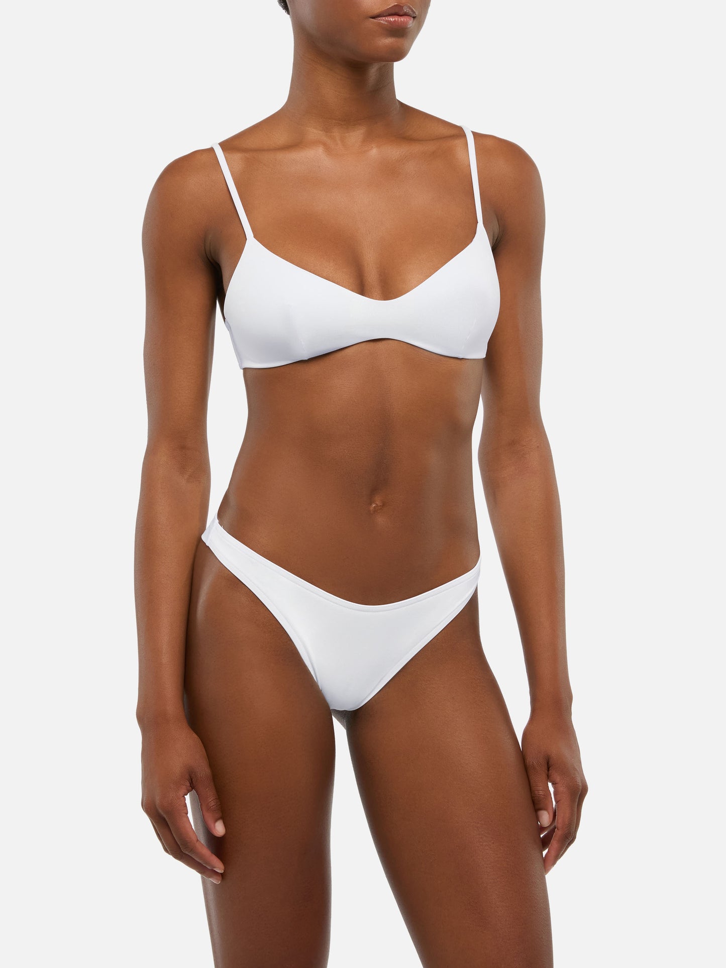 Bikini a bralette scollato May Naomi in bianco con brasiliana