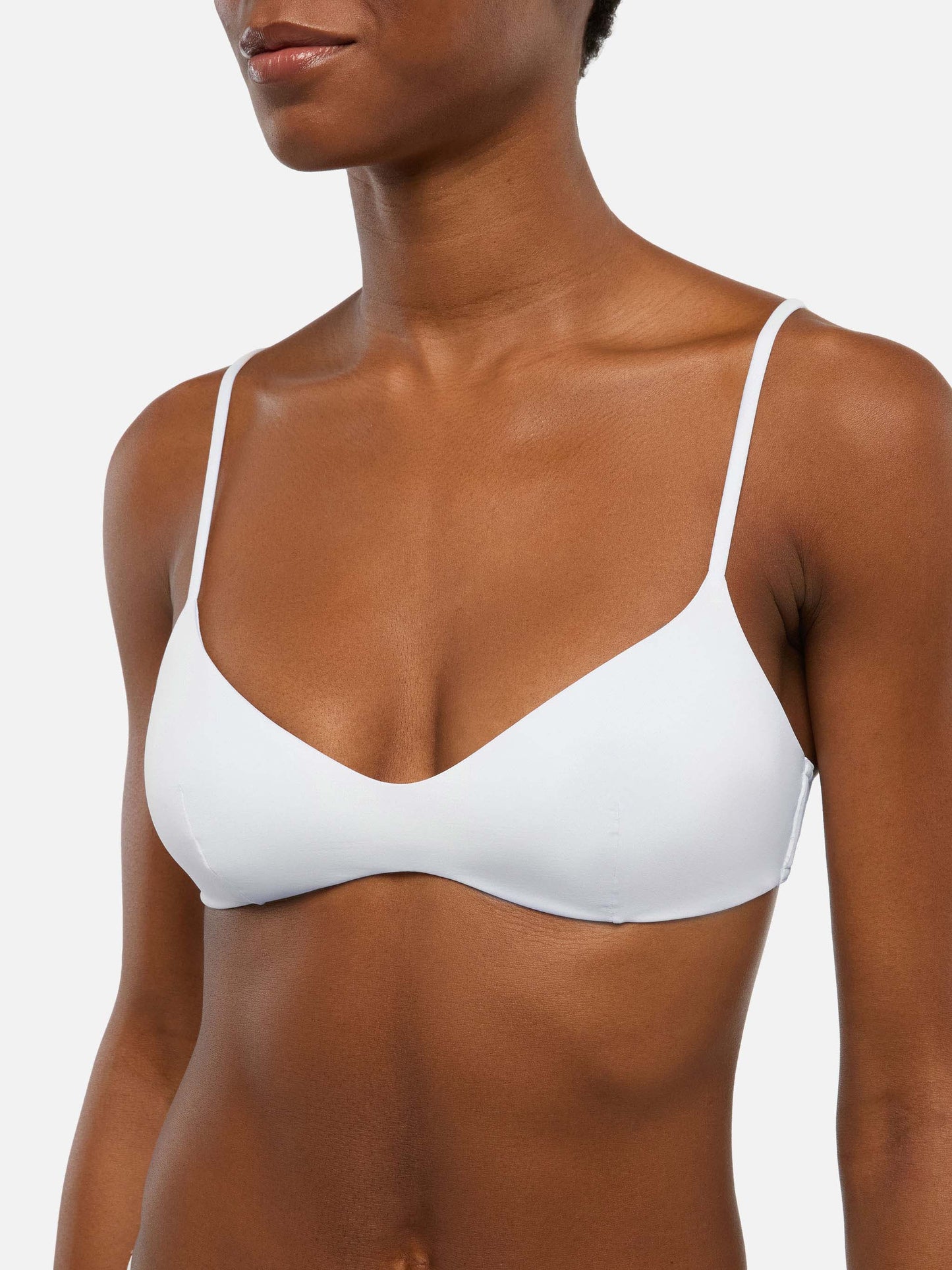 Bikini a bralette scollato May Naomi in bianco con brasiliana