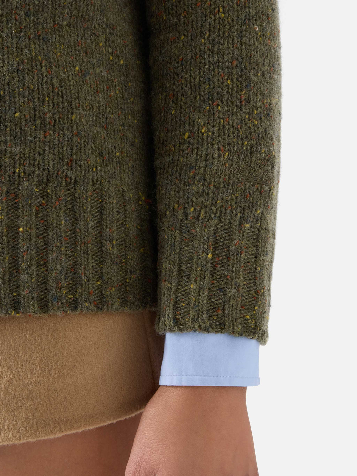 Maglia Meghan verde militare a collo alto in misto lana Donegal