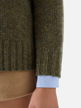Maglia Meghan verde militare a collo alto in misto lana Donegal