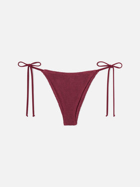 Marielle Bikinihose im brazilian Schnitt aus burgunderfarbenem Crinkle-Stoff 