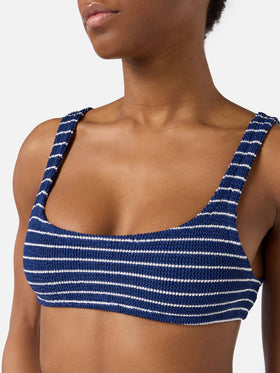 Top bikini Naima bralette in tessuto crinkle blu a righe