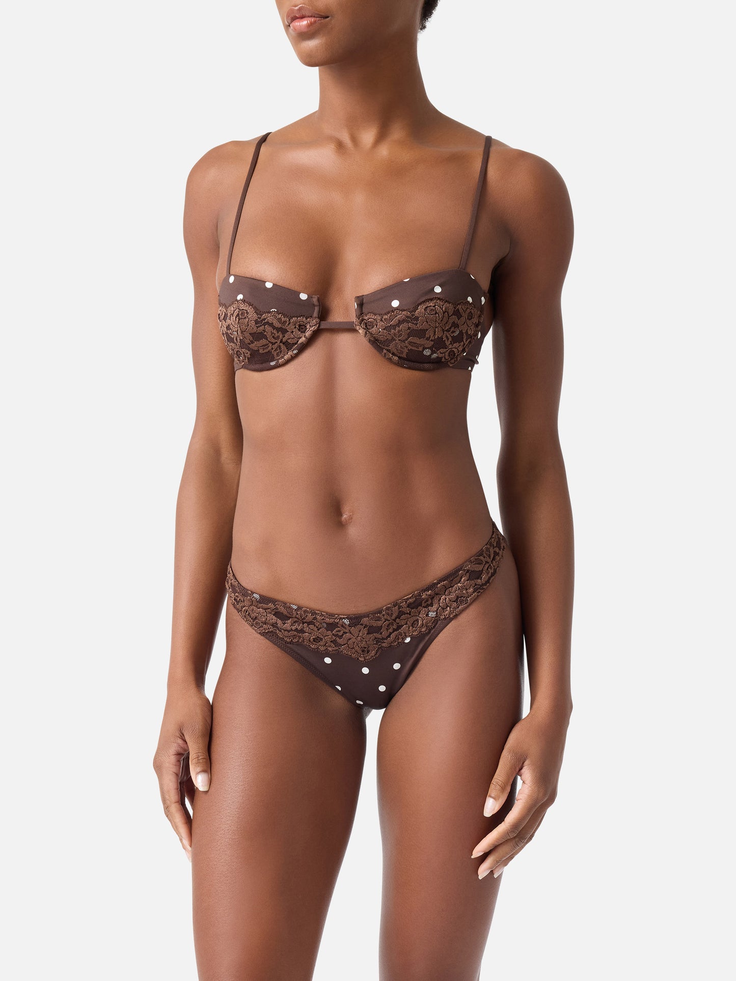 Nalina Triangel-Bikini aus brauner Spitze mit Polka Dots 