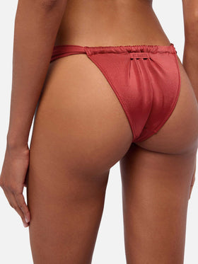 Noelle – Schimmernde, ziegelrote, freche Badehose