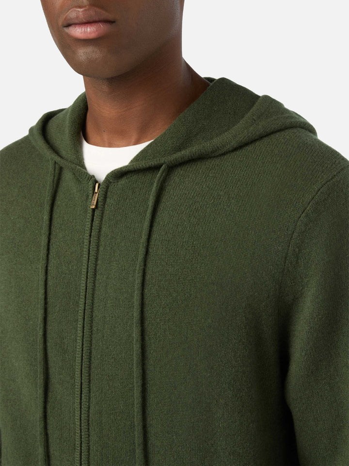Maglia Notting verde militare in lambswool con cappuccio e zip intera