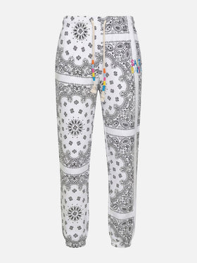Joggers de algodón con estampado bandanna 