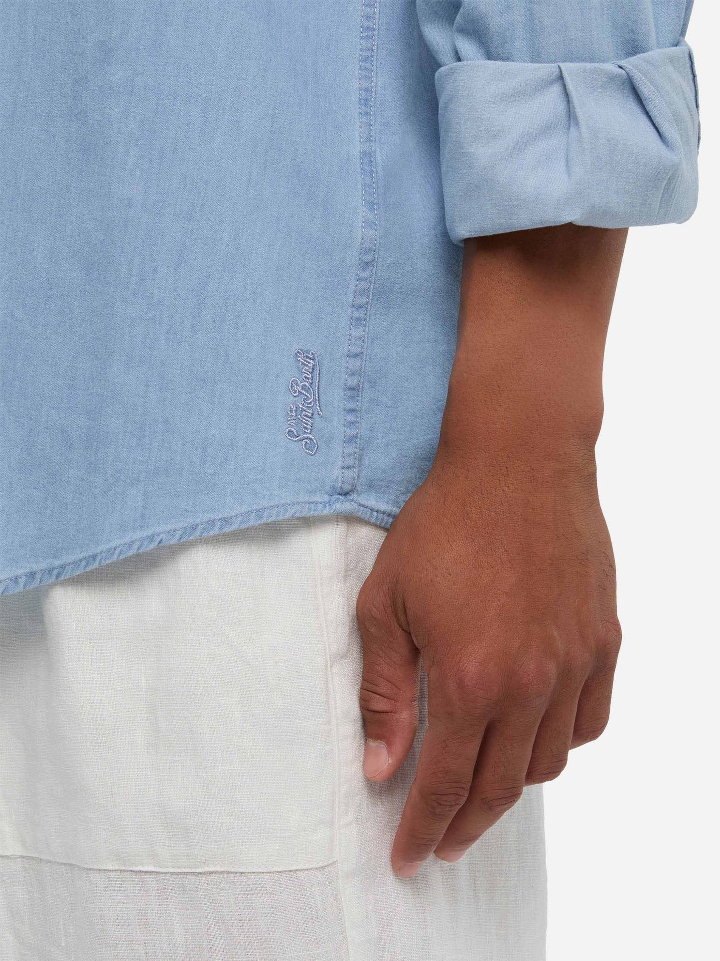 Helles, jeansblaues Chambray-Hemd Pamplona