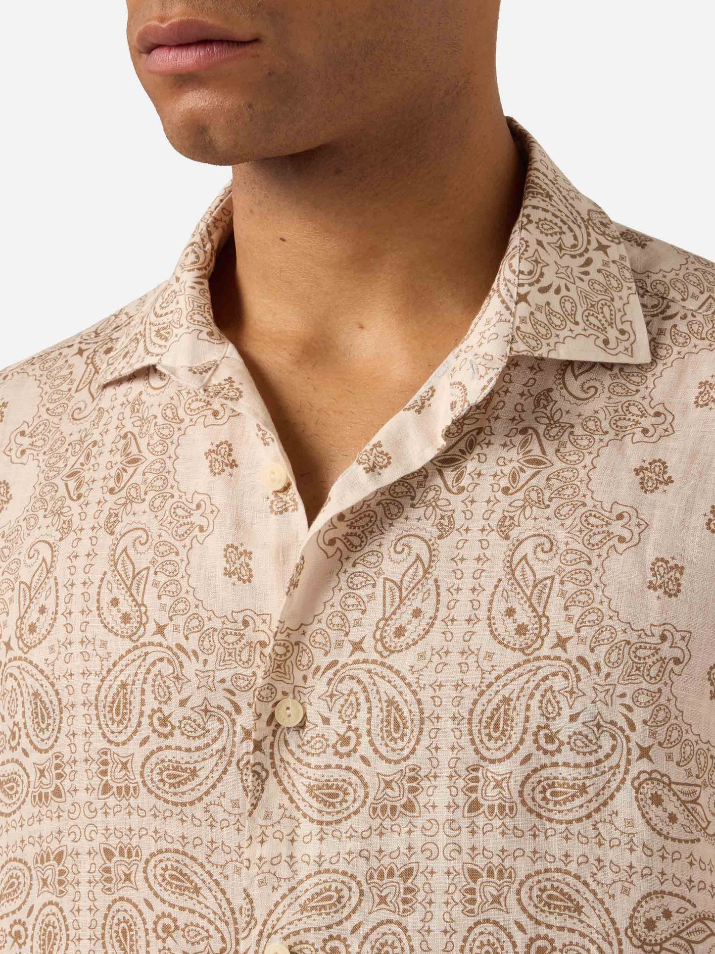 Camicia Pamplona in lino con stampa bandana all-over