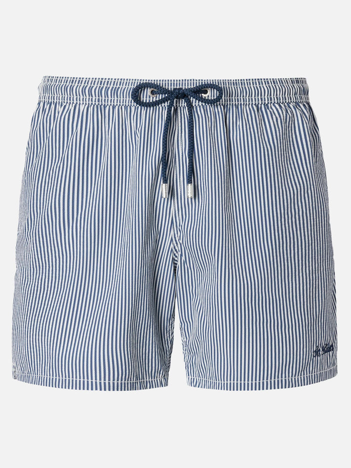Marineblaue, gestreifte, klassische leichte Badeshorts aus Seersucker von Patmos