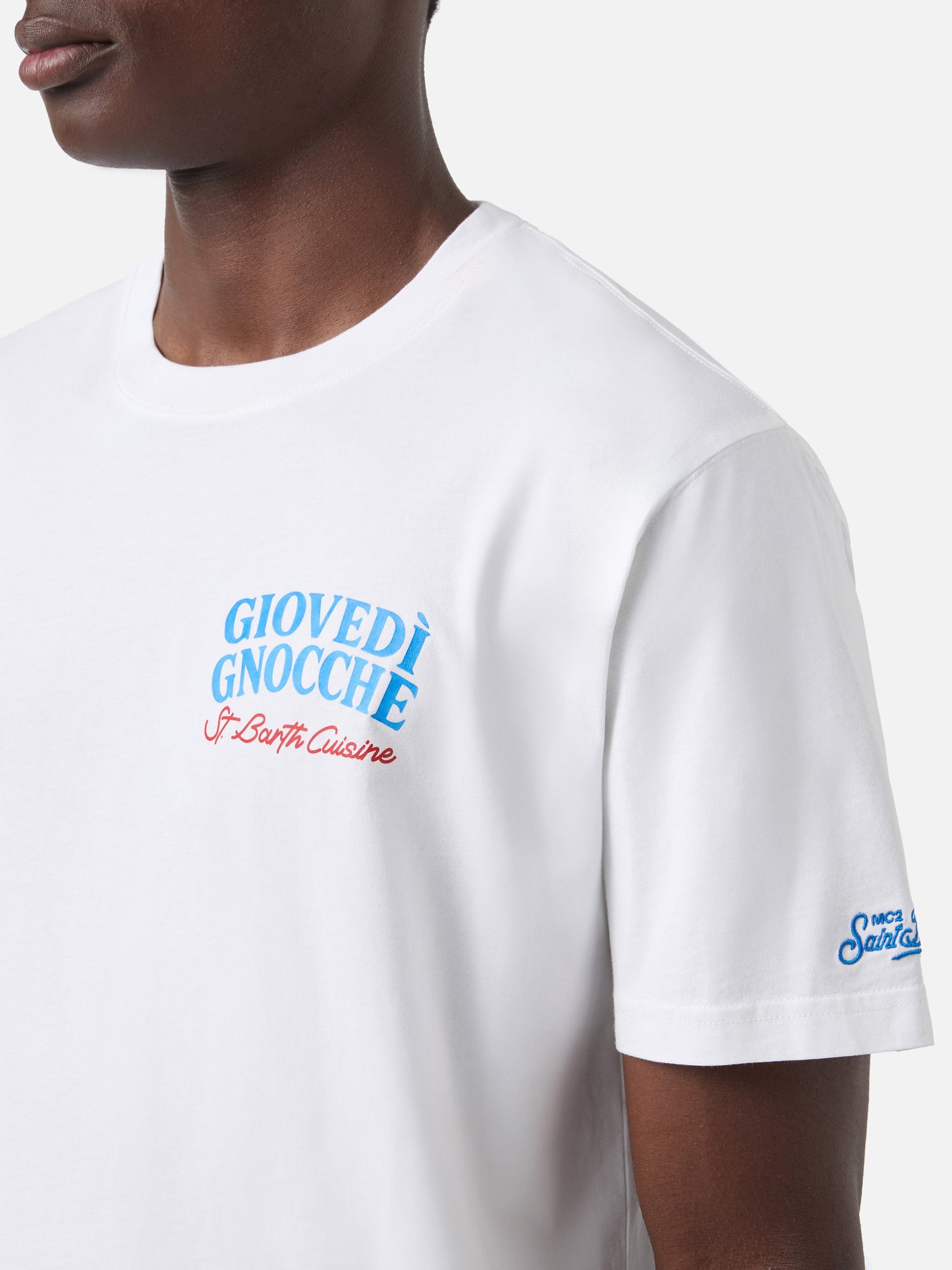 T-shirt Portland bianca con illustrazione Giovedì Gnocche