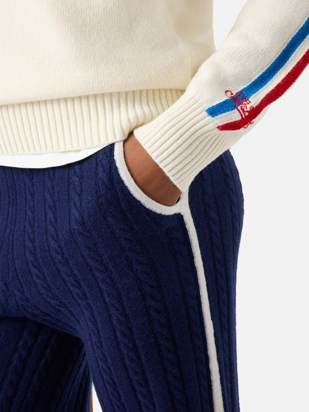 Off white New Queen crewneck knit with Après Ski embroidery