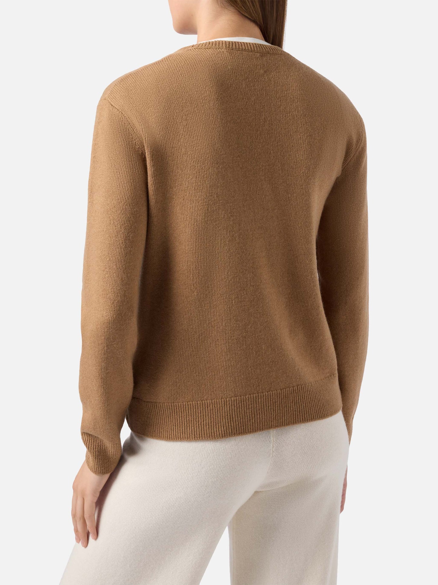 New Queen cashmere-blend sweater in camel with Snoopy jacquard and embroidery | PEANUTS SPECIAL EDITION