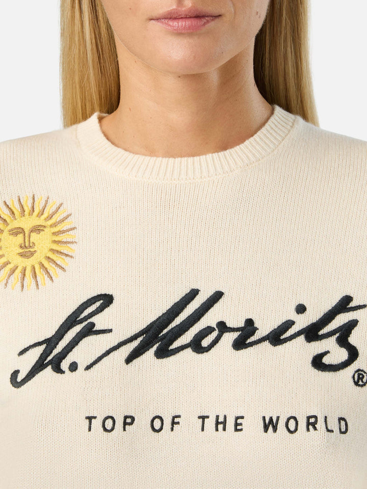 Punto de cuello redondo New Queen en blanco roto con bordado St. Moritz | Special edition 