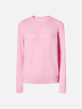 New Queen-Pullover aus Kaschmirmischung in Rosa mit „Non vivo senza te(lefono)“-Stickerei