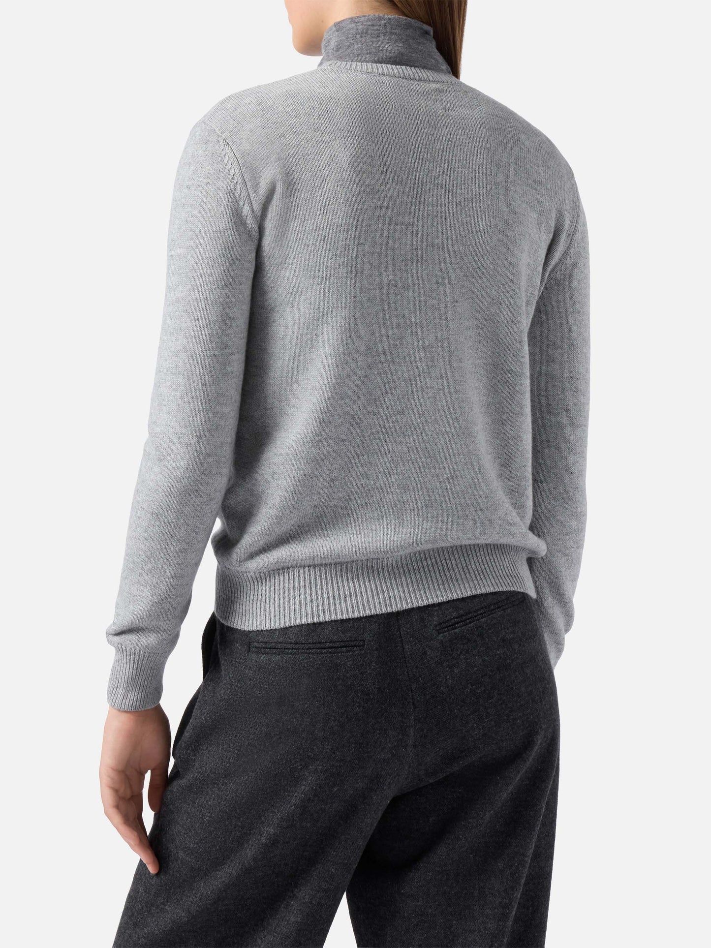 Neuer grauer Queen-Pullover aus Kaschmirmischung mit „Lucky in love“-Stickerei