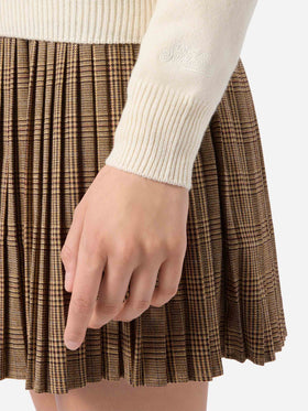 New Queen cashmere-blend sweater in white with Ma cherie embroidery