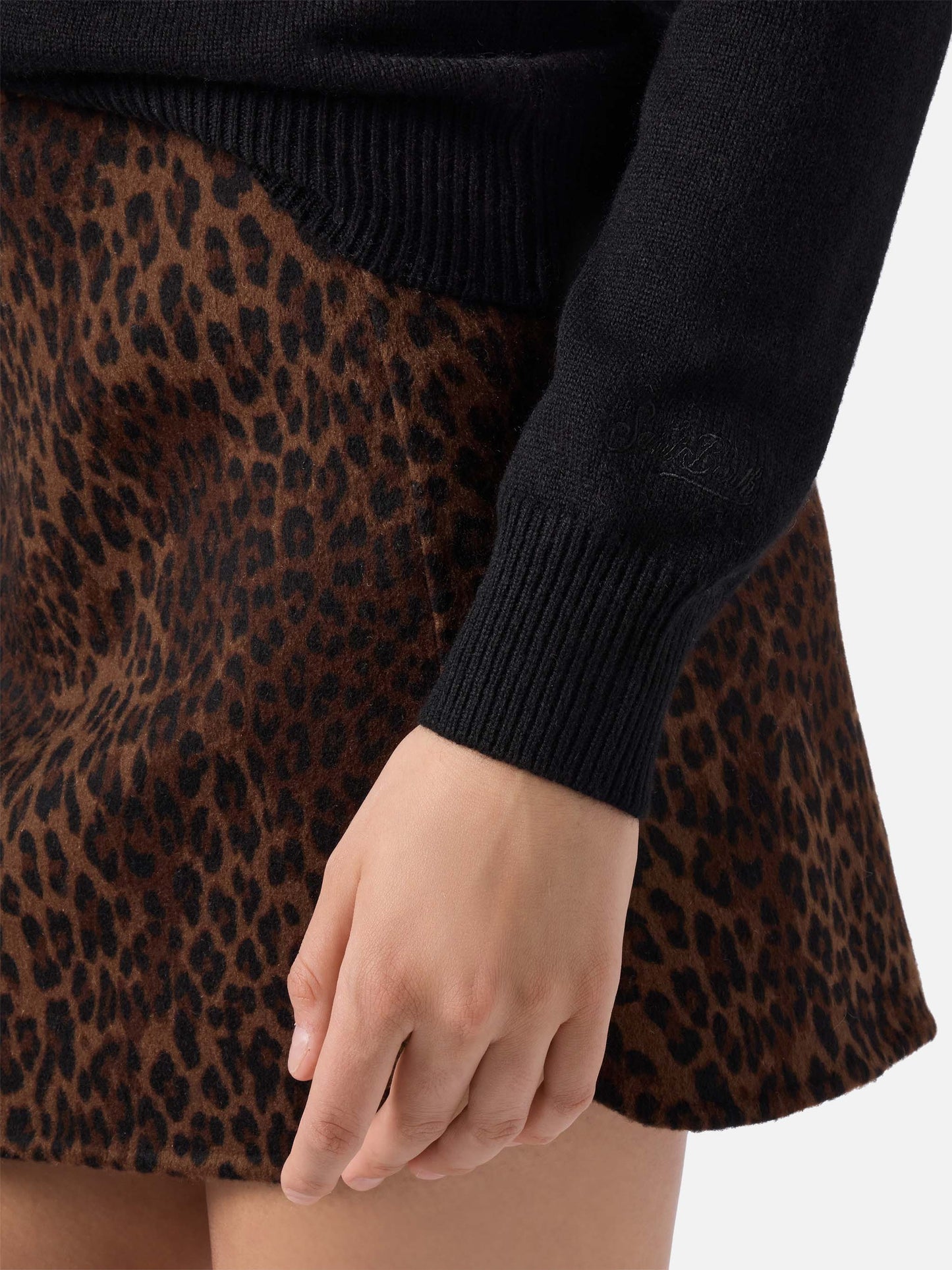 Maglione New Queen in misto cashmere nero con ricamo Bollicine e Pailettes