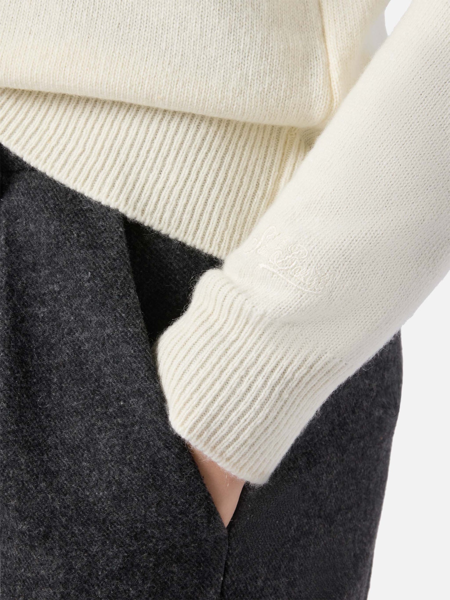 Maglione New Queen in misto cashmere bianco con ricamo lurex Gossip Girl