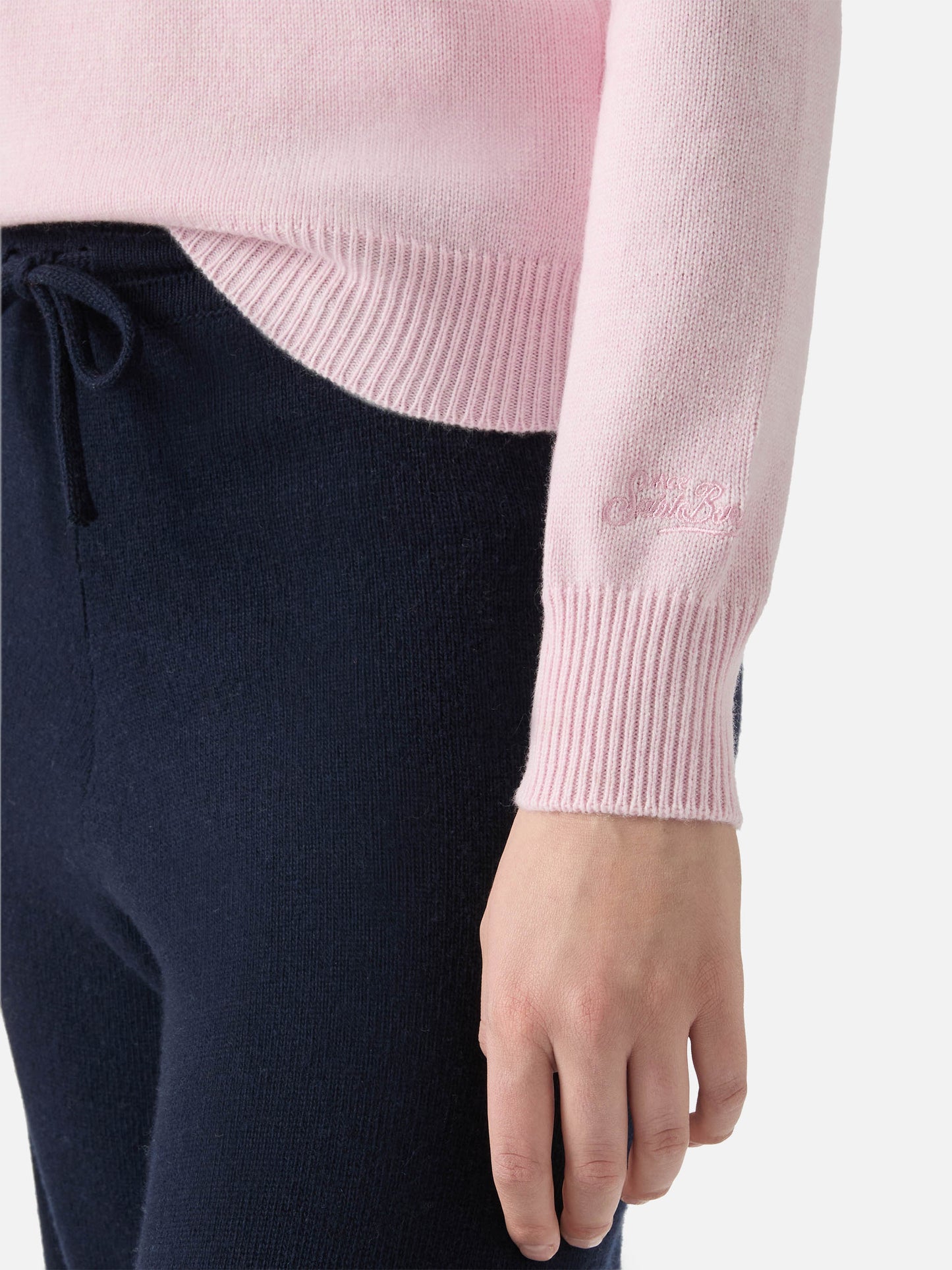 New Queen crewneck in white with Sono a dieta (domani) jacquard