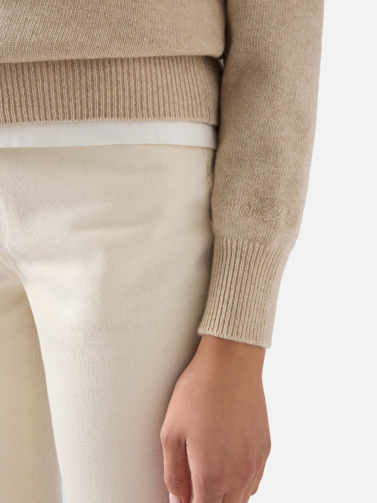 Punto de cuello redondo Beige New Queen con bordado Te L'Avevo Detto 