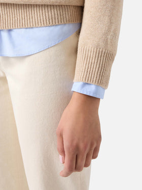 Maglia girocollo New Queen beige con ricamo Diva in strass