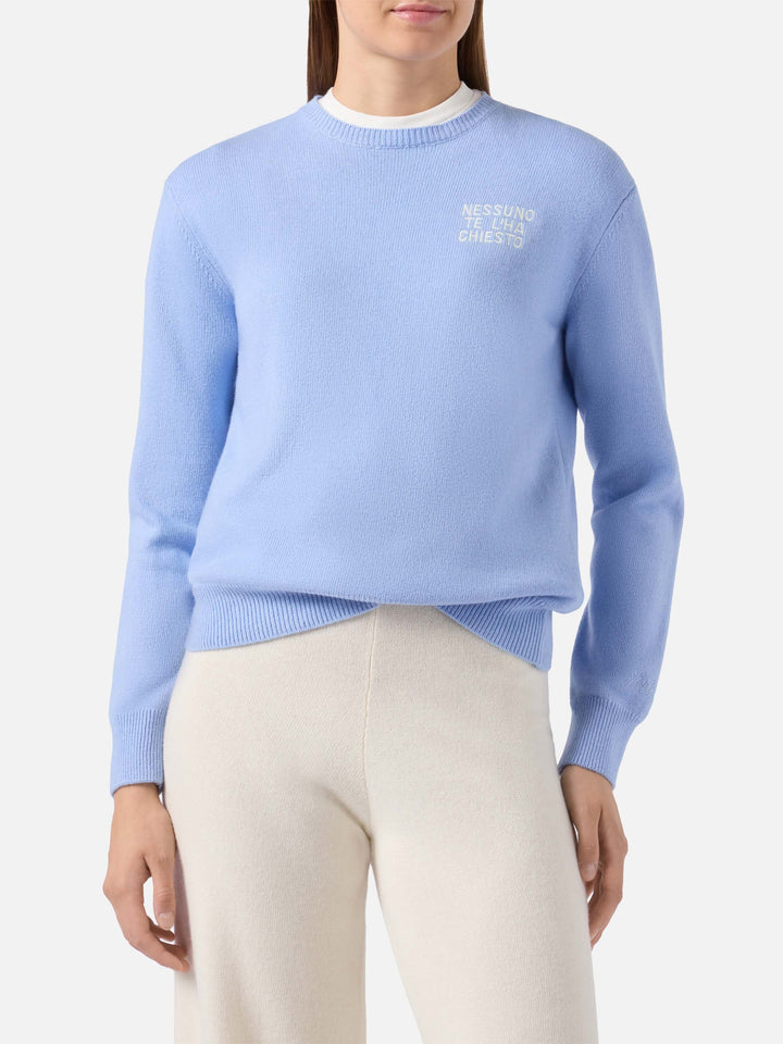 Light blue sweater New Queen with Nessuno te l'ha chiesto embroidery
