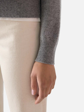 Girocollo grigio New Queen con ricamo Mollatemi in lurex
