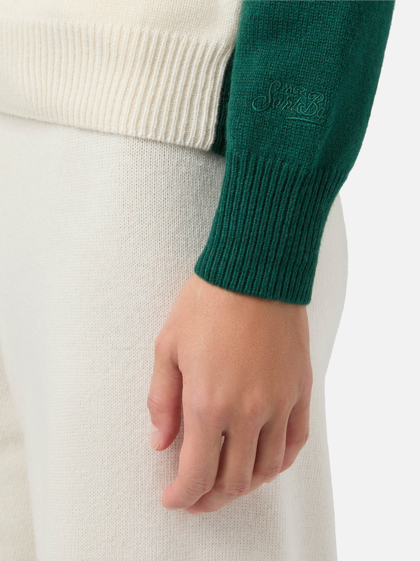 New Queen cashmere-blend sweater in green with St. Moritz postcard jacquard | ST. MORITZ SPECIAL EDITION