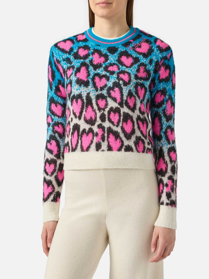 Sudadera crop de cuello redondo New Queen con Leopard Hearts 