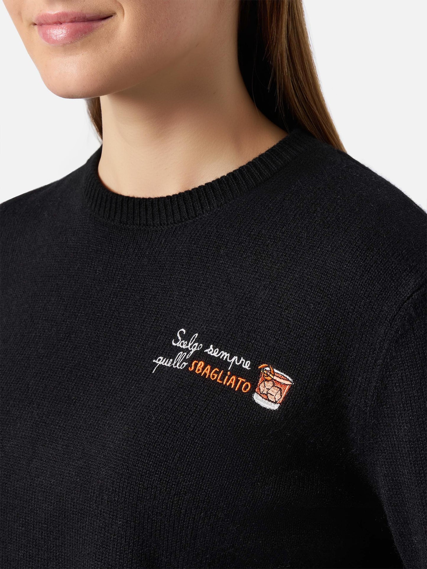 Maglione New Queen in misto cashmere nero con ricamo Scelgo sempre quello sbagliato