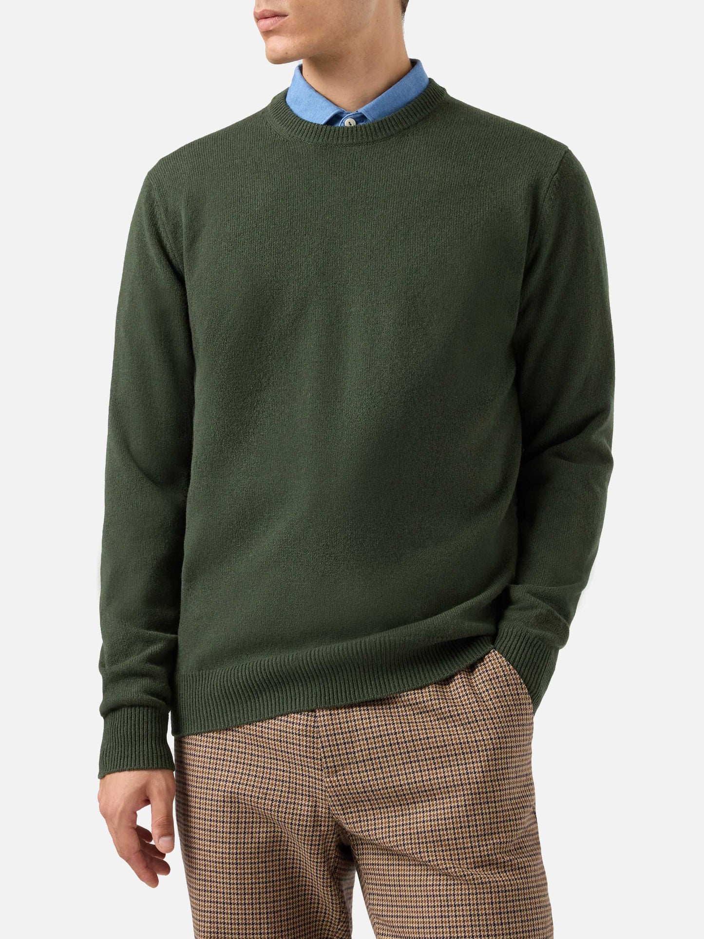 Regent Pullover aus 100 % Lammwolle in Militärgrün