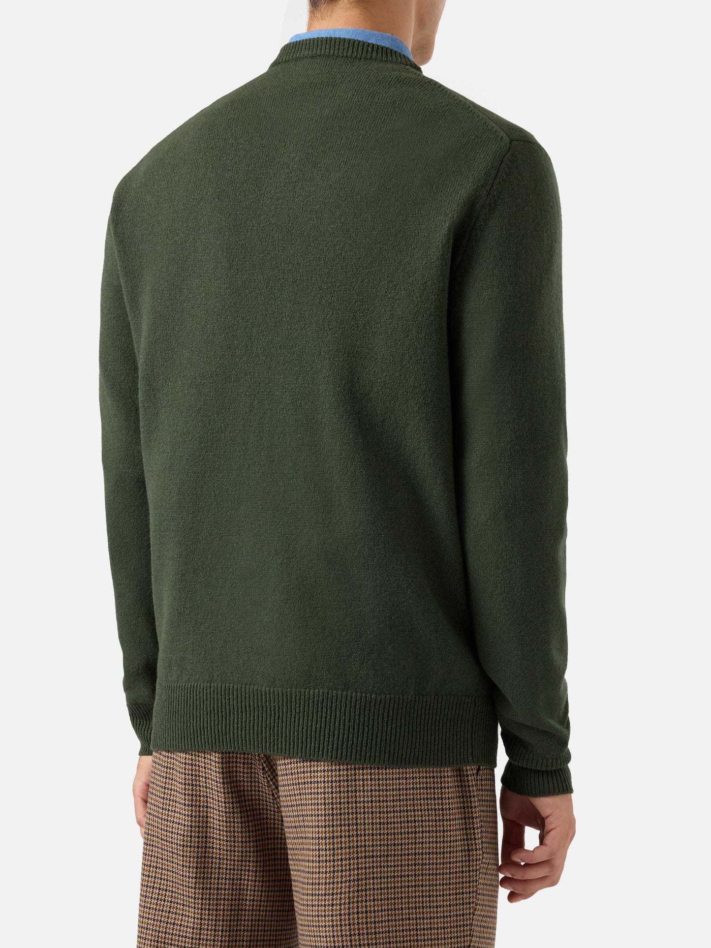 Regent Pullover aus 100 % Lammwolle in Militärgrün