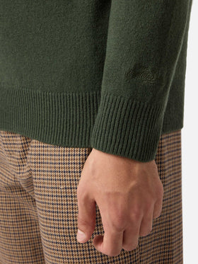 Regent Pullover aus 100 % Lammwolle in Militärgrün