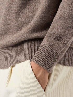 Regent Pullover aus 100 % Lammwolle in Nussbraun