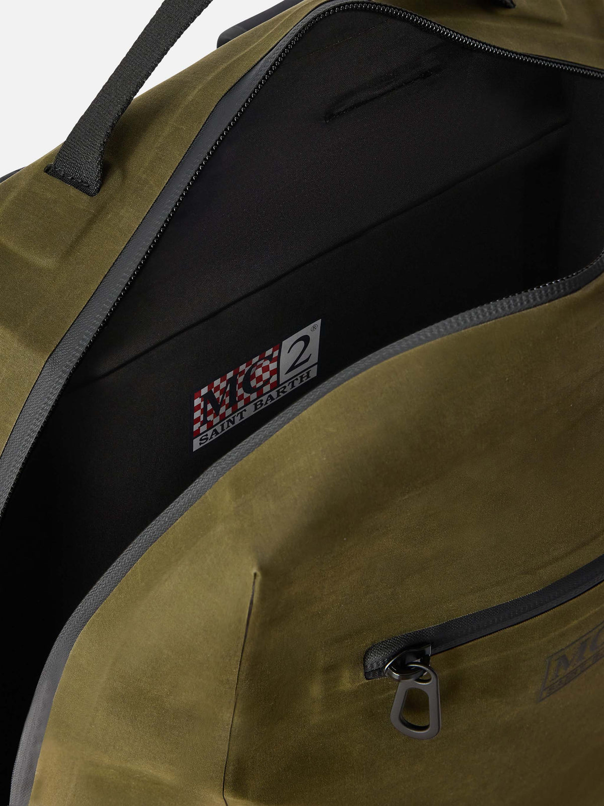 Nahtloser gewachster Rucksack in Military Green 