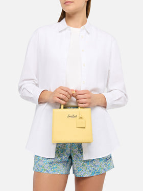 Borsa Shop mini strutturata in pelle liscia giallo tenue con targhetta metallica