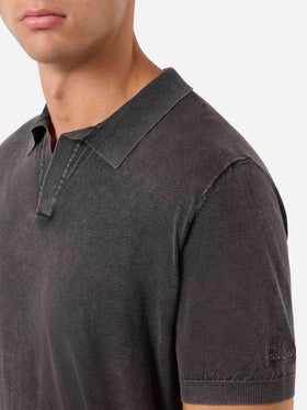 Black buttonless knitted polo shirt Sloan with vintage treatment
