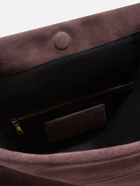 Braune Wildleder-Maxi pouch mit Logo-Patch 