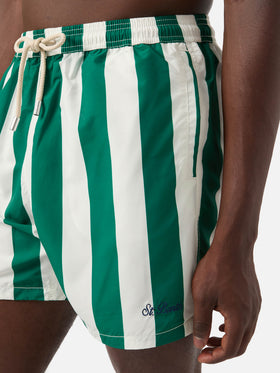 Bañador Syros con estampado de rayas blancas y British green 