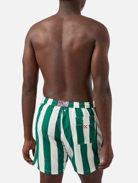 Bañador Syros con estampado de rayas blancas y British green 