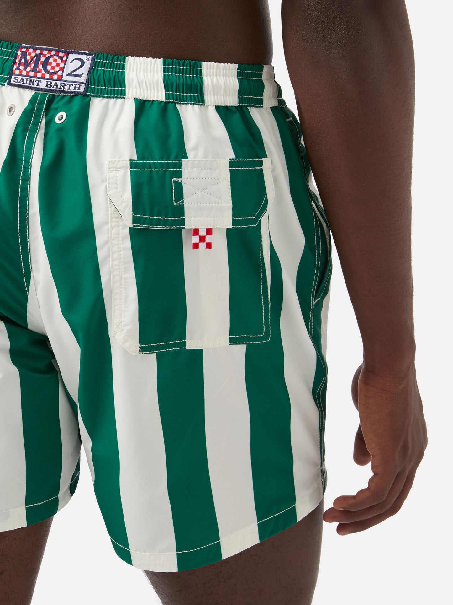 Bañador Syros con estampado de rayas blancas y British green 