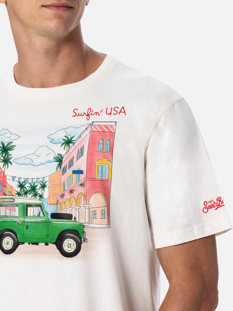 Baumwoll-T-Shirt für Herren mit platziertem Aufdruck und Surfin'USA-Stickerei